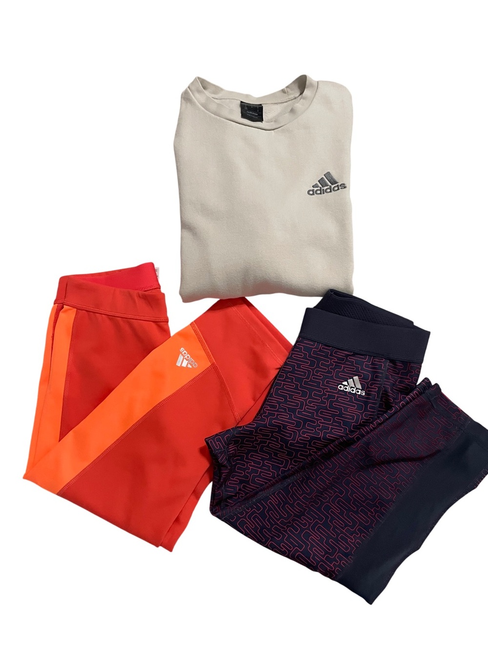 Adidas Bunale - 2
Leggings (S) & Sweatshirt (M) - Picture 3 of 16